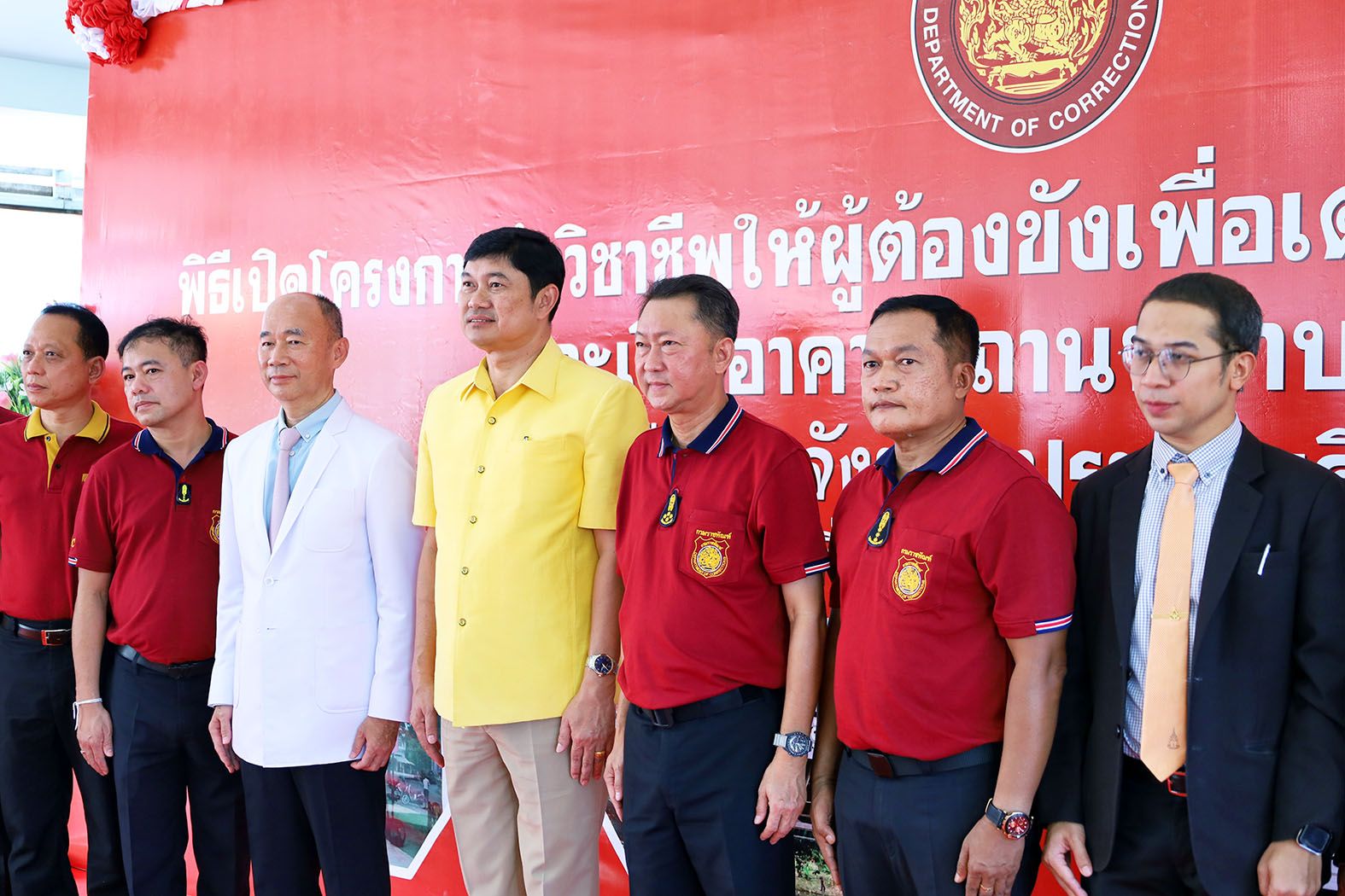 อธิบดีกรมราชทัณฑ์เปิดโครงการศูนย์ฝึกวิชาชีพผู้ต้องขังเรือนจำประจวบฯก่อนปล่อยคนดีคืนสู่สังคม 