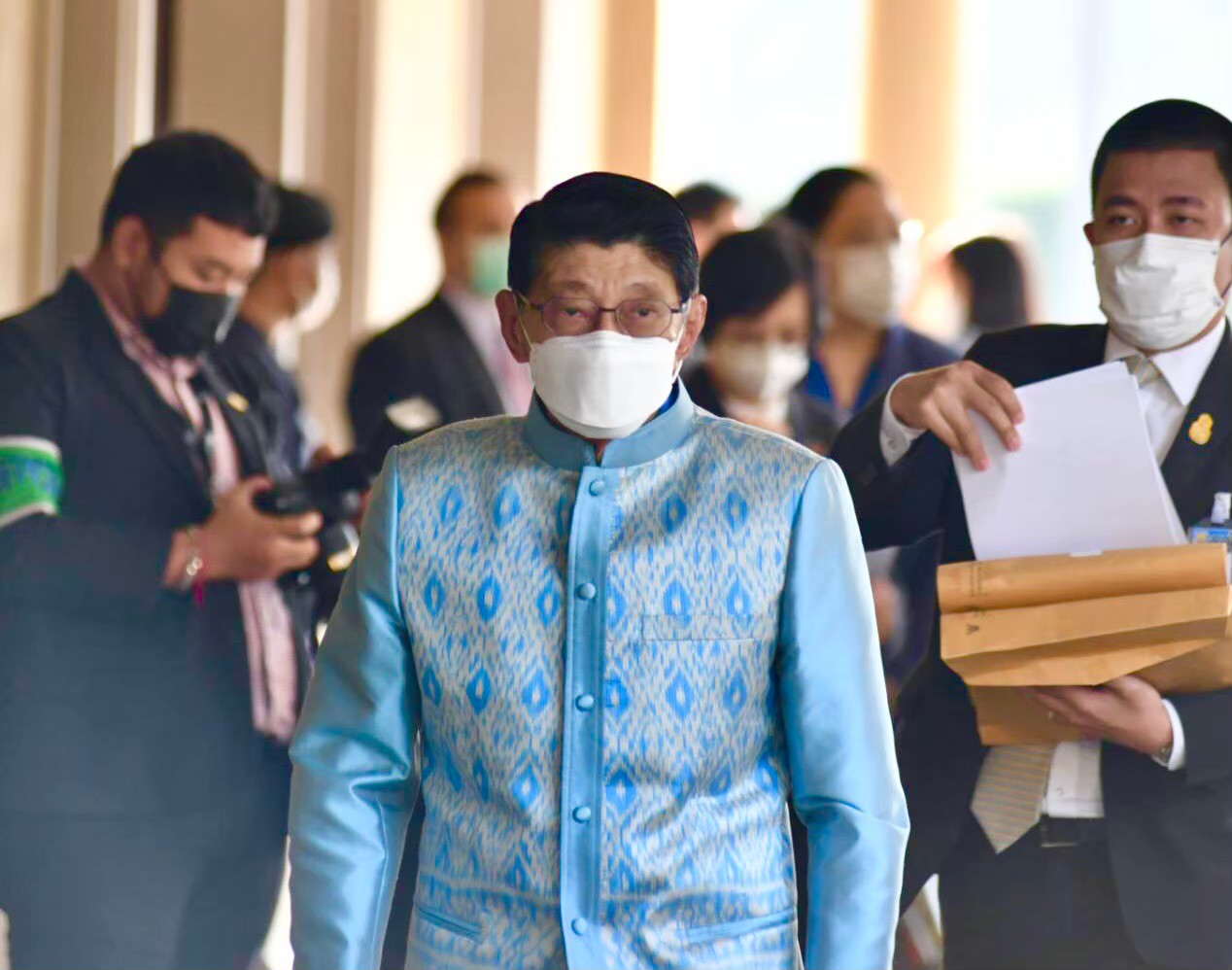 "วิษณุ" นัดถก "กกต." พรุ่งนี้ วางแนวทางปฏิบัติ "ครม.-ขรก." หลังยุบสภา ยึดรธน.มาตรา 168  