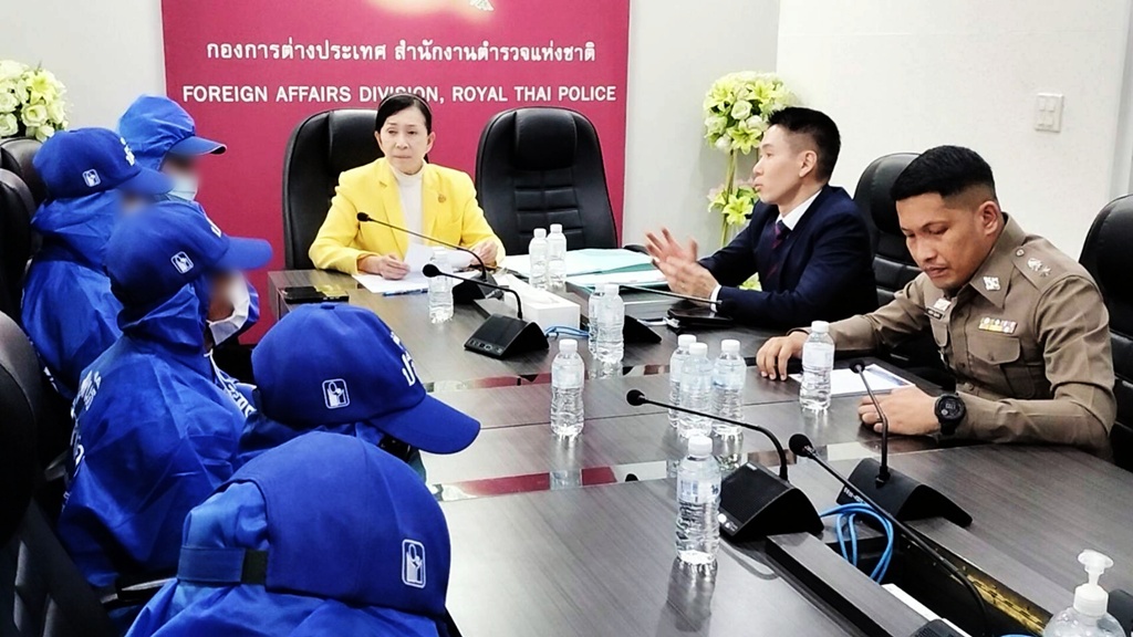 "ปวีณา" พาพ่อแม่ "น้องมายด์" พบตำรวจสากล เร่งตรวจสอบเสียชีวิตจริงหรือไม่