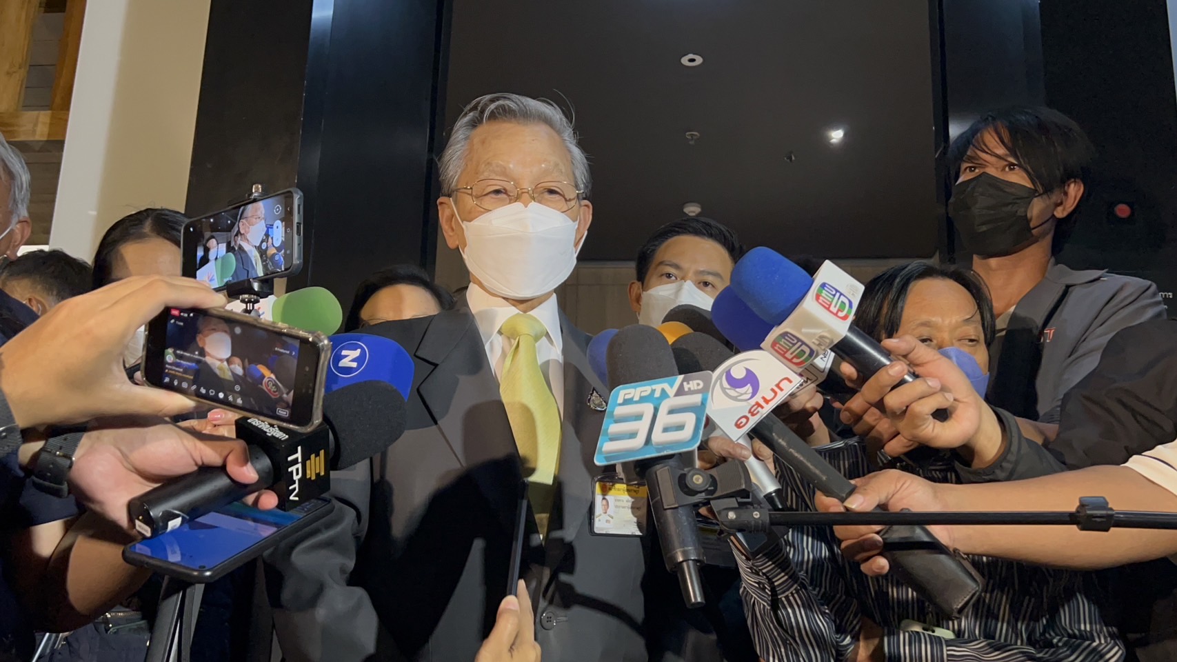ถก "วิป 3 ฝ่าย" เคลียร์​ร่างกม.ค้างสภาฯ ไร้ข้อสรุป "ฝ่ายค้าน" ชงเลื่อนร่างกม.คู่ชีวิต-สมรสเท่าเทียม ก่อนกม.กัญชา หลังประเมินเสร็จไม่ทันสมัยสภาฯนี้