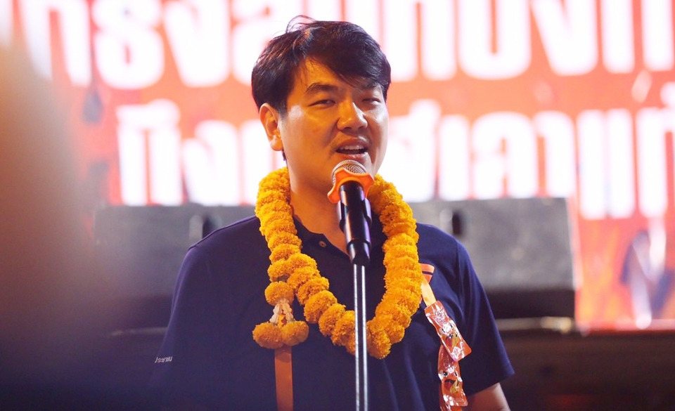 'ปิยบุตร' ฟาด 'นิทานหลอกเด็ก' โต้การเมือง 3 ก๊ก ประกาศพันธกิจปชน. ขีดเส้นแบ่งอดีต-อนาคต
