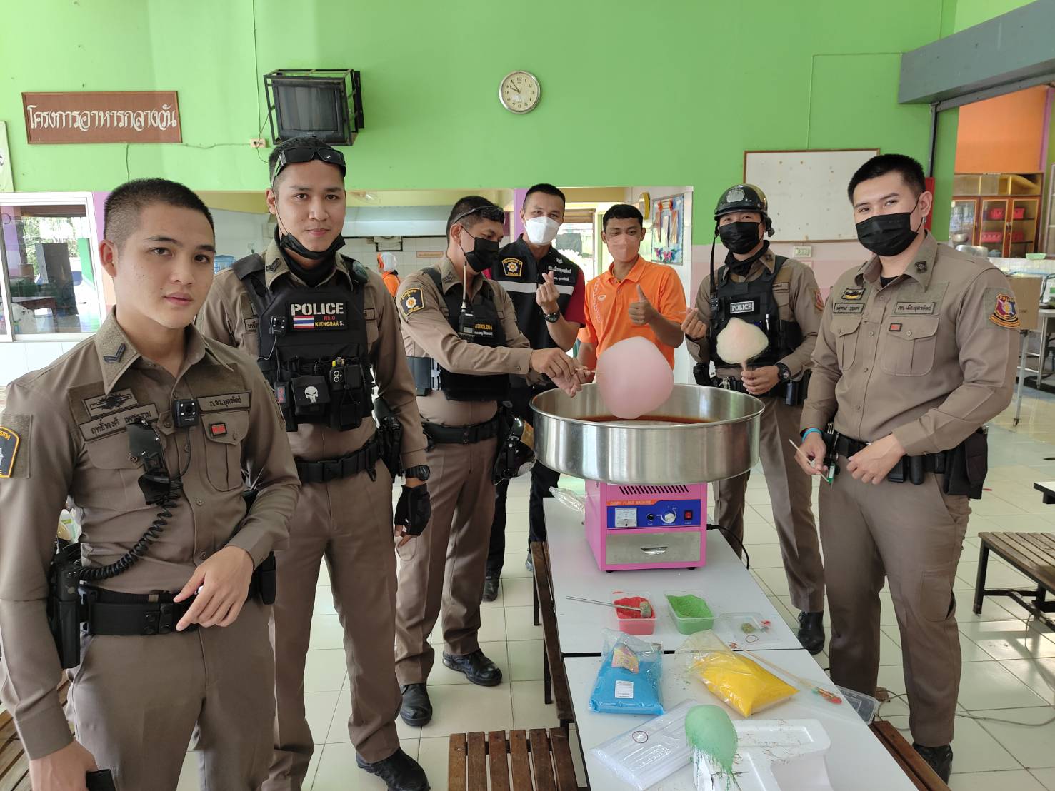 ตร.สภ.เมืองอุตรดิตถ์ซ้อมแผนจำลองเหตุการณ์  กรณีคนร้ายเข้ามาก่อเหตุรุนแรง