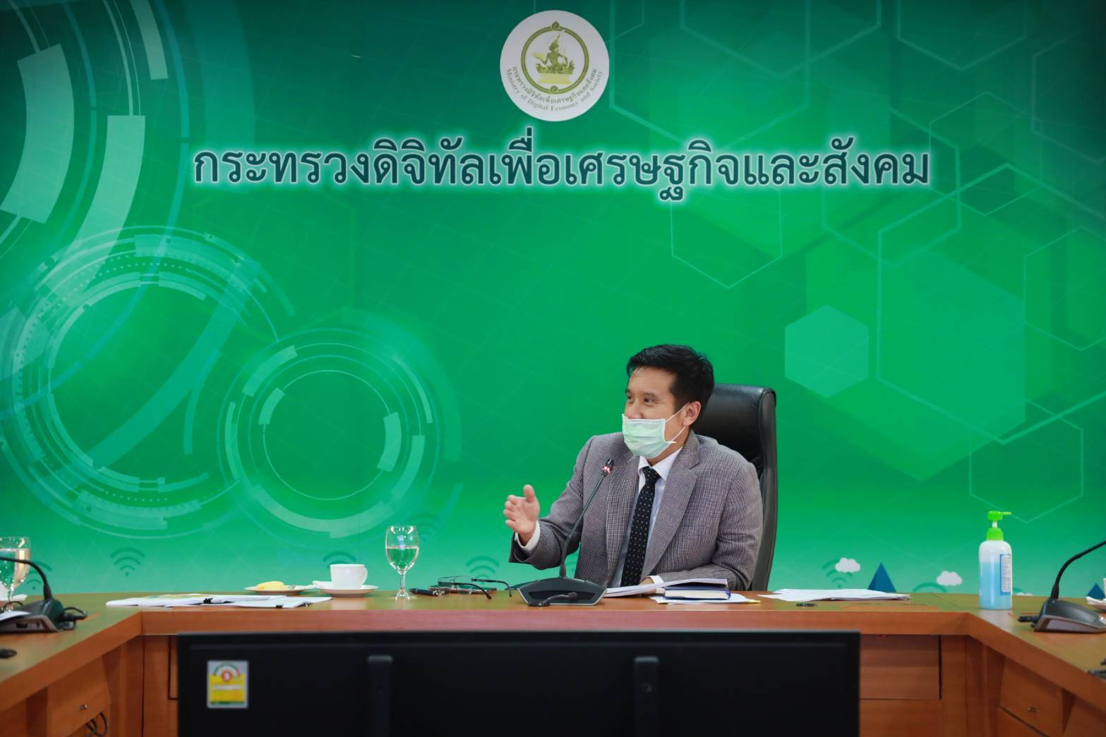 “ชัยวุฒิ” วอนหยุดแชร์ข่าวปลอมรพ.เอกชน เปิดจองวัคซีนโควิด-19