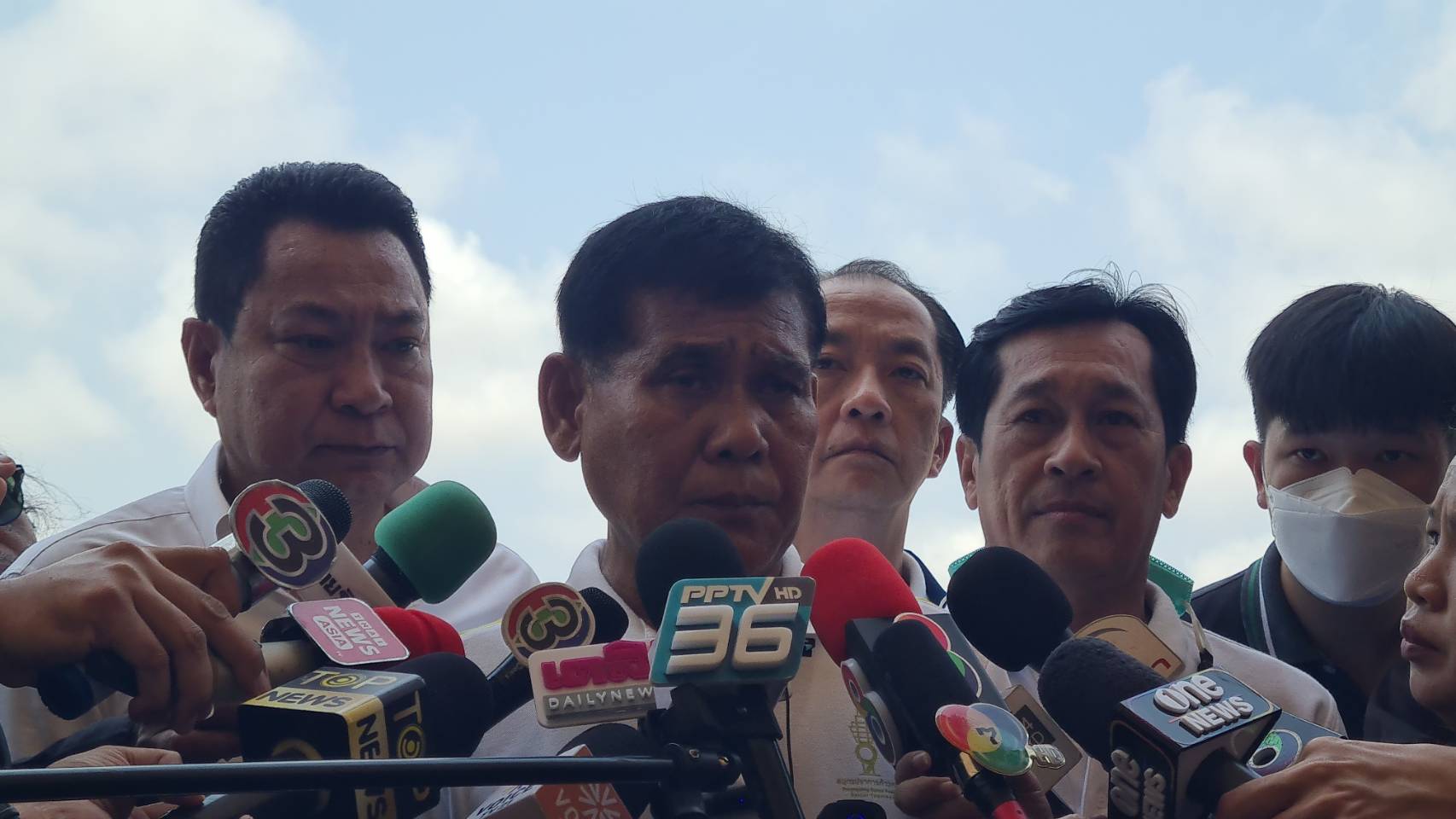 ครอบครัว 'อัศวเหม' ทำพิธีทางศาสนา 'เอ๋ ชนม์สวัสดิ์' พรุ่งนี้ 'สุนทร' ยันการเมืองกลุ่มสมุทรปราการก้าวหน้า เดินหน้าต่อ