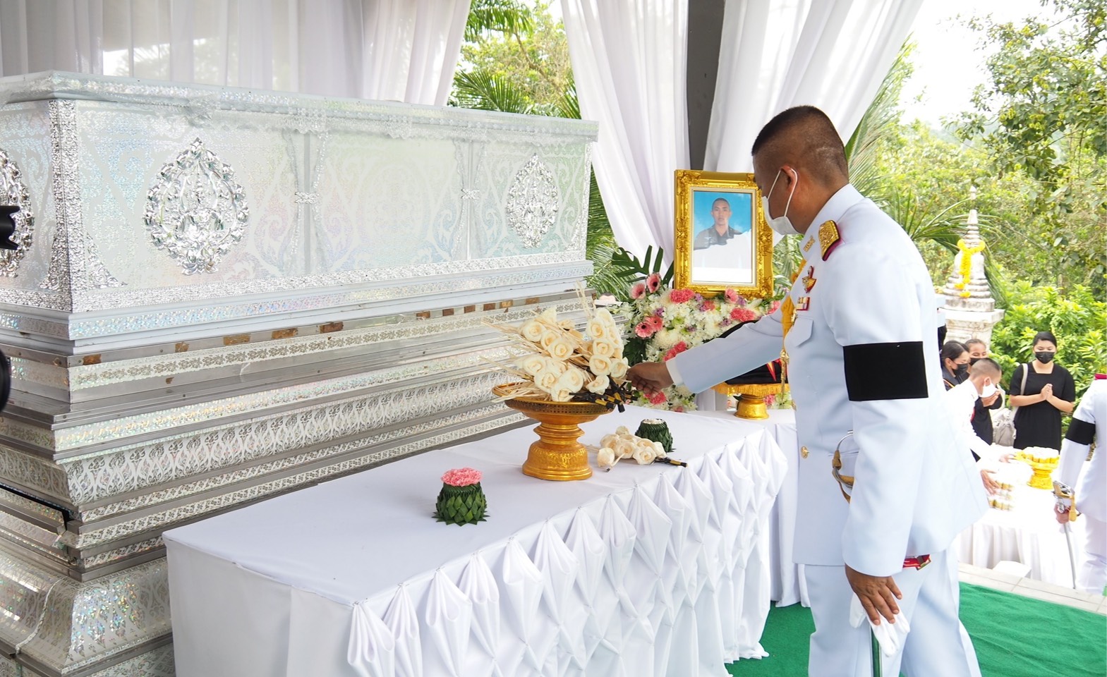 ผบ.ทบ. เป็นประธานพิธีพระราชทานเพลิงศพอาสาสมัครทหารพราน จ.นราธิวาส