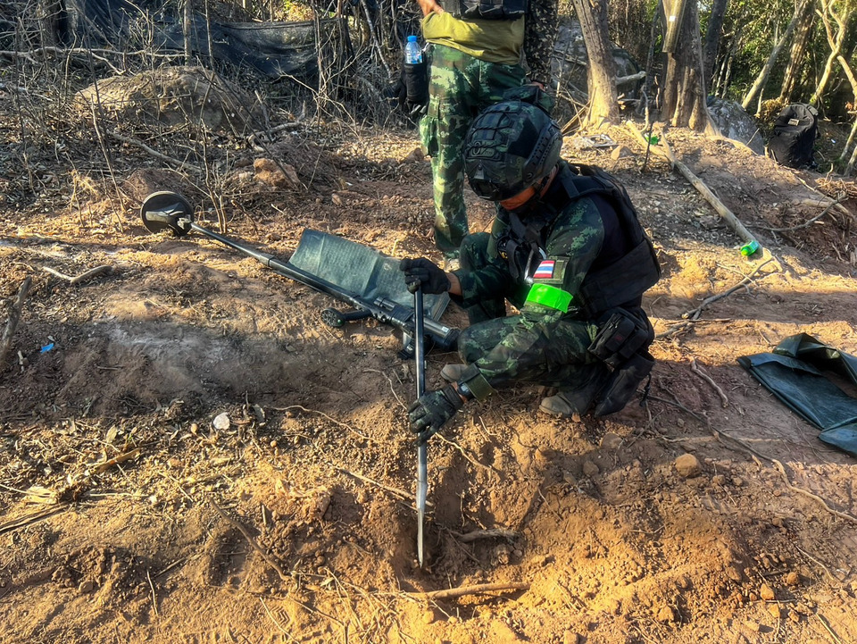 หลักฐานชัด! เขมรรุกล้ำ “ตาควาย” ลอบวางทุ่นระเบิดสังหาร “ทบ." พบอีกบึ้ม PMN-2 เพิ่ม 4 ทุ่น ห่างจุดทหารเหยียบแค่ 30 ซม. เตรียมชงเวทีโลก