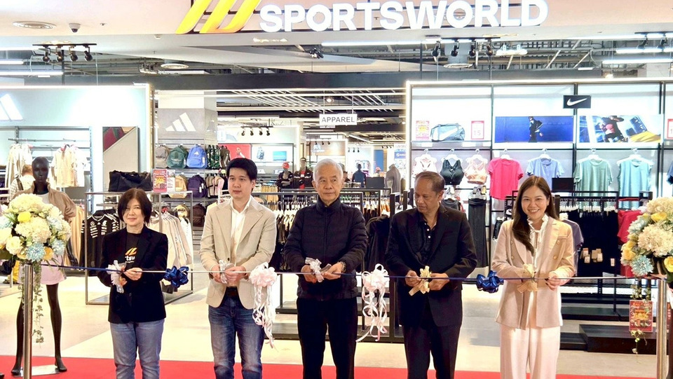  “บลูพอร์ต” ชวนนักช้อปสายกีฬาร่วมฉลองเปิดร้านใหม่ ‘Sportsworld’ กับโปรแรงสุดของปี!