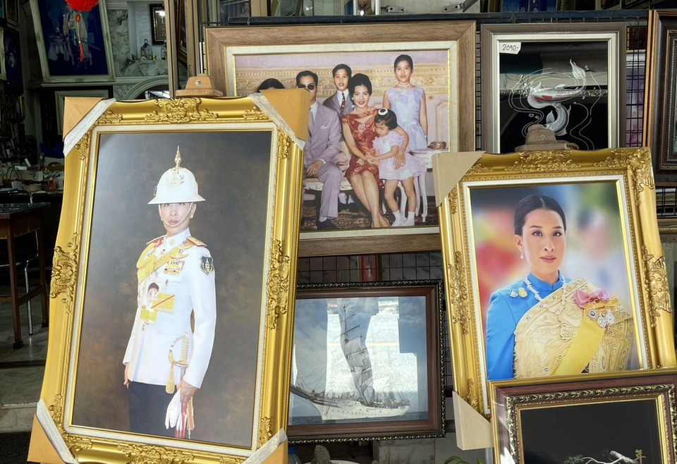 หน่วยงาน-ประชาชนจันทบุรีนำพระรูป “พระองค์ภา” มาใส่กรอบเพื่อแสดงความอาลัย