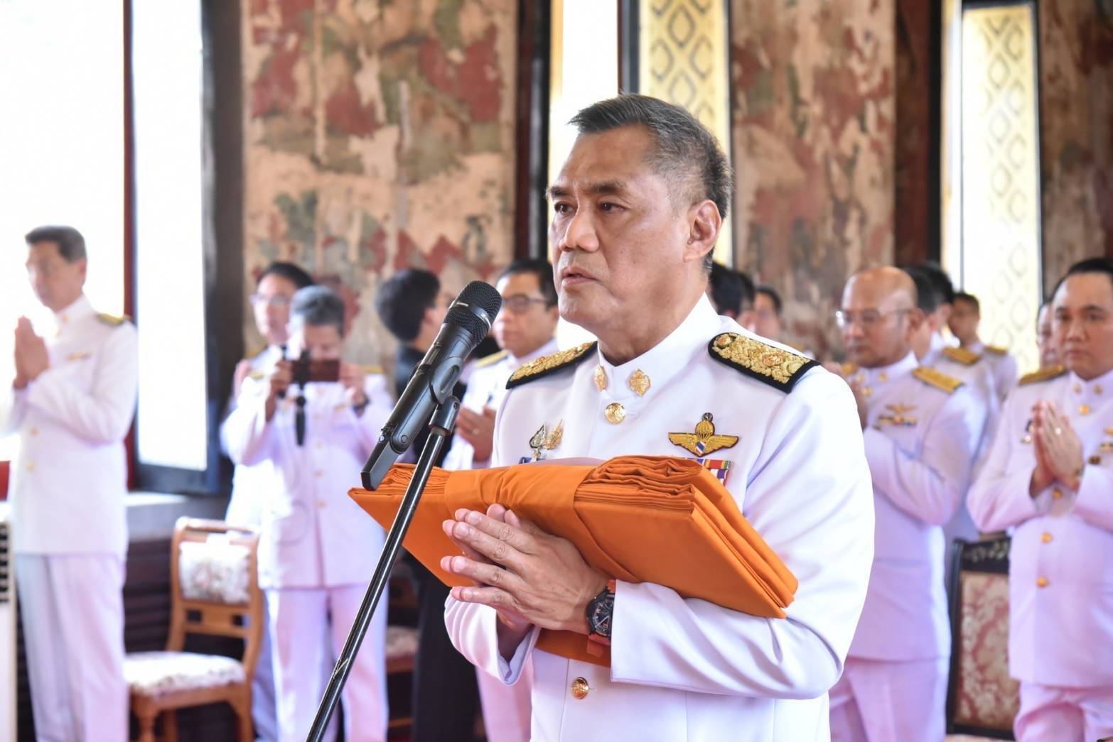 "กกต." ถวายผ้าพระกฐินพระราชทาน ประจำปี 2567 ณ วัดดุสิดารามวรวิหาร