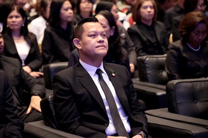 “ธนกร” ป้องนายกฯ รายการ “คุยกับ ครม.อนุทิน” เหตุ ฝ่ายค้านให้ข้อมูลไม่ครบ ย้อน “ศิริกัญญา” พรรคปชน.ใช้เวทีสภาฯ เพื่อประโยชน์ ปชช. หรือไม่