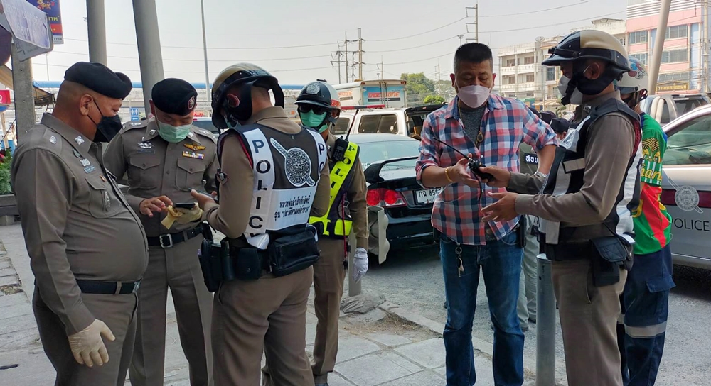 ผบก.ภ.จว.สระบุรี ถกเครียดเร่งล่าตัวคนร้ายบุกจี้ชิงทรัพย์ธนาคารไทยพาณิชย์