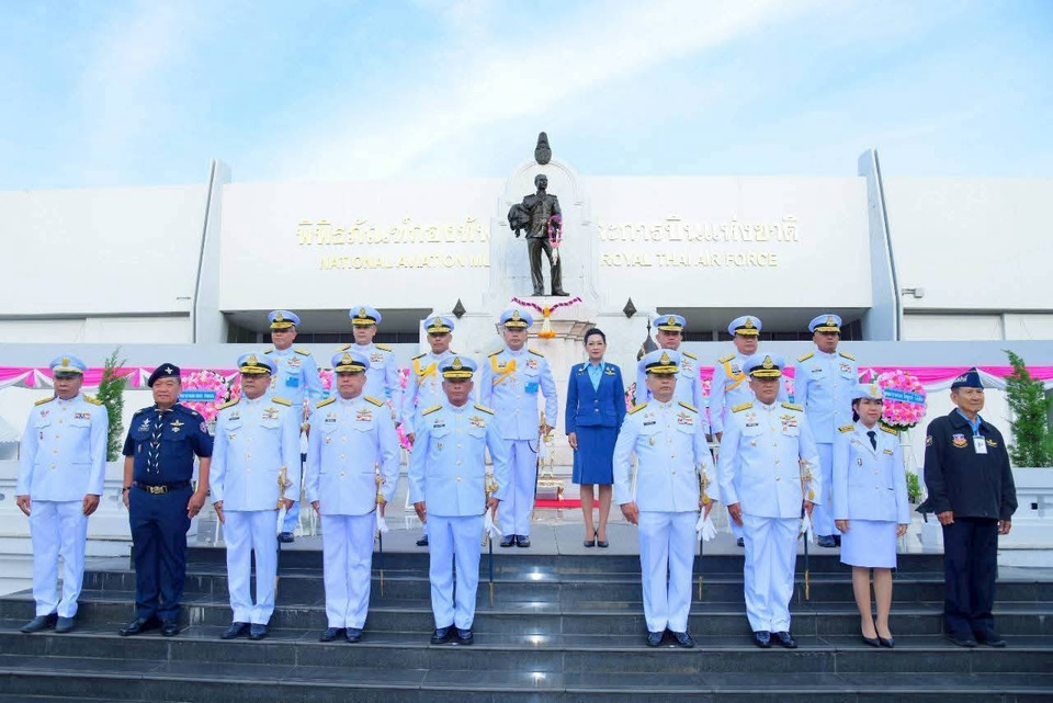 "เขตดอนเมือง" ร่วมพิธีวางพวงมาลาเนื่องใน "วันปิยมหาราช" ประจำปี 2568 