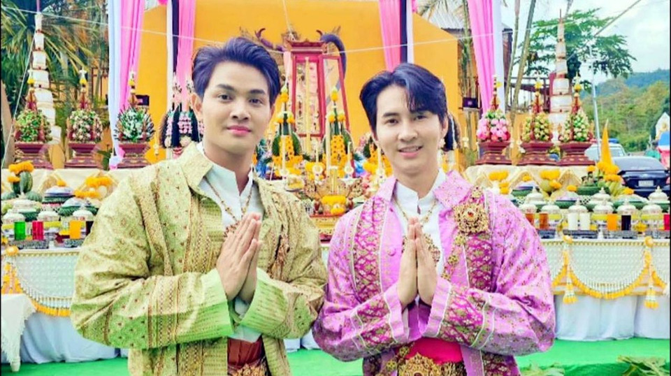  อิ่มบุญอิ่มใจ!! “เล้ง-แสตมป์” นำทีมนักแสดงดัง ร่วมบุญใหญ่ทอดกฐิน วัดพระบาทปางแฟน เชียงใหม่