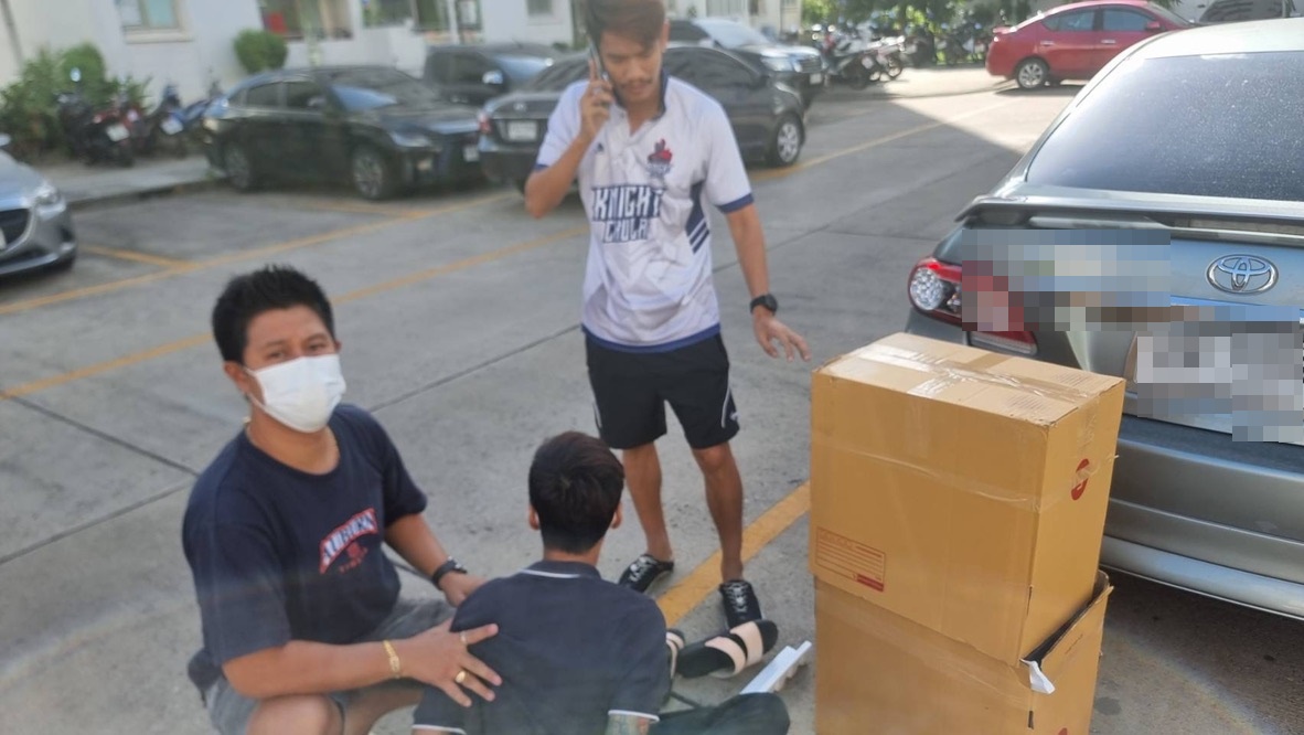 รวบ "เหน่ง บางบอน" ซุกยาบ้ายัดกล่องพัสดุตบตาตำรวจ ยึดของกลาง พบประวัติโชกโชน