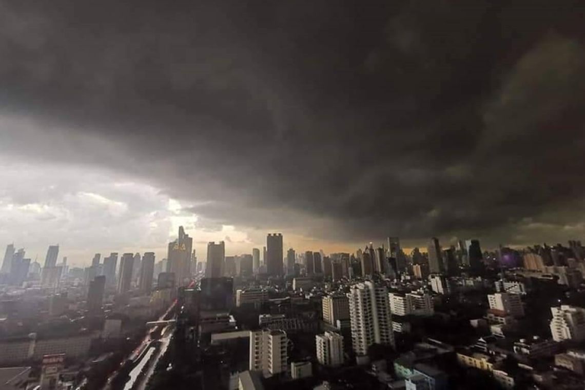 อุตุฯเผยยังมีฝนตกต่อเนื่องทั่วทุกภาคบางพื้นที่ฝนฟ้าคะนองคลื่นสูง 2 เมตร