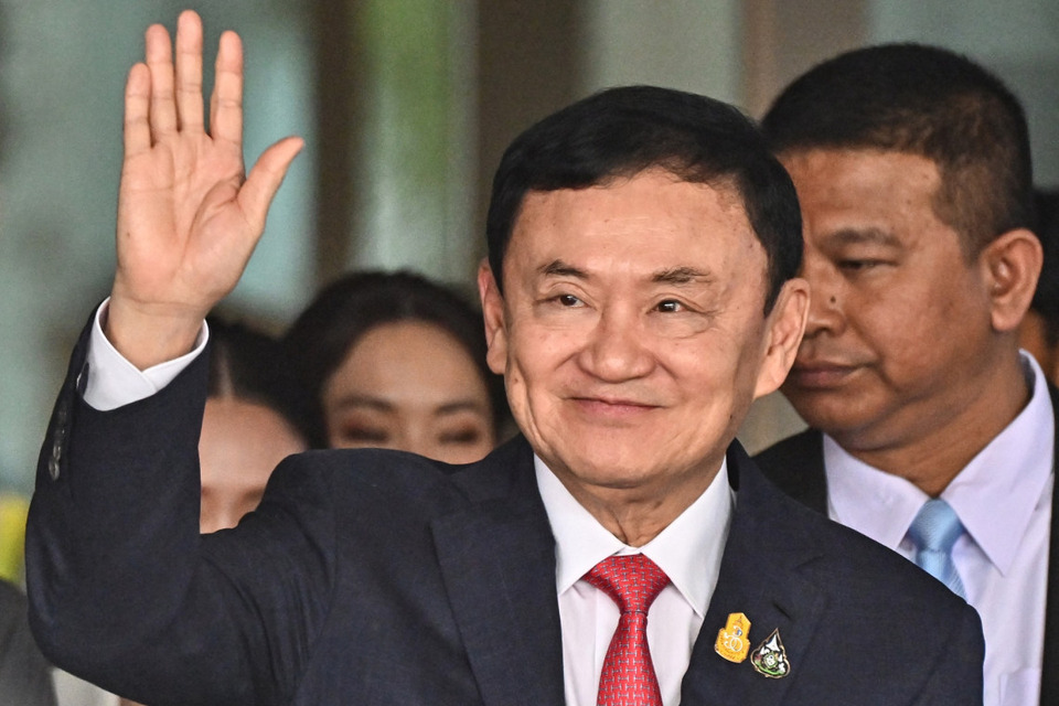 "ทักษิณ"ยังไม่มีแผนขออภัยโทษเวลานี้  ย้ำเคารพพระราชอำนาจ อยู่เขตพยาบาล สอนหนังสือ ไร้สิทธิพิเศษ 
