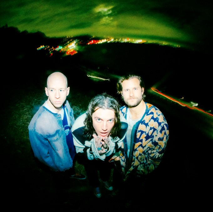 “LANY” ปล่อยอัลบั้มที่ทั่วโลกรอคอย “gg bb xx” พร้อมส่งมิวสิควิดีโอ “ex i never had” ให้แฟนๆได้ฟิน