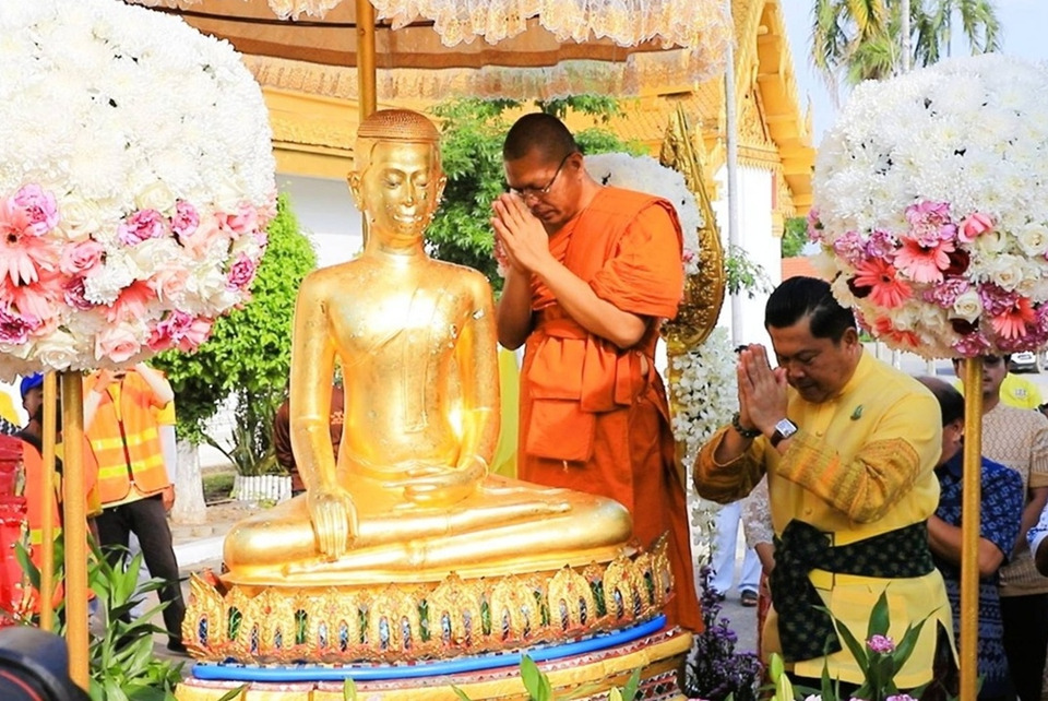   พุทธศาสนิกชนชาวลพบุรี ร่วมสืบสานประเพณีแห่พระศรีอริยเมตไตรยวัดไลย์ 