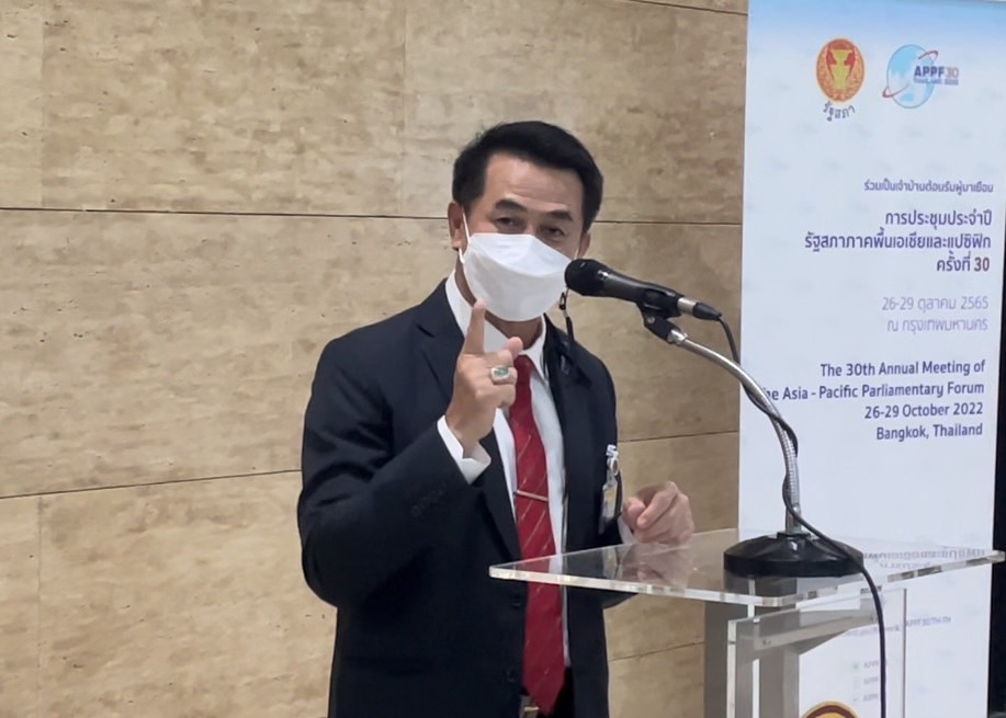 “หมอชลน่าน" ไม่สนข่าวแฉดีลลับจับมือ พปชร. ดัน "บิ๊กป้อม" เป็นนายก ซัดคนพูดหวังผลทางการเมือง
