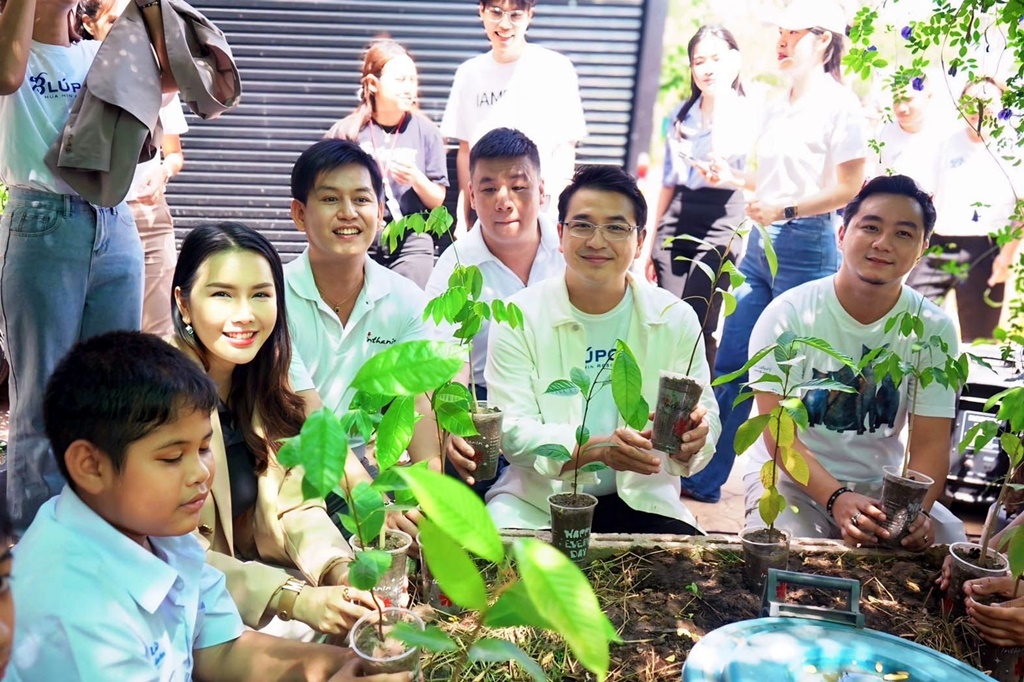 “บลูพอร์ต” จับมือพันธมิตร แจกนม-ต้นกล้าให้นักเรียน เนื่องในวันดื่มนมโลกและวันสิ่งแวดล้อมโลก 