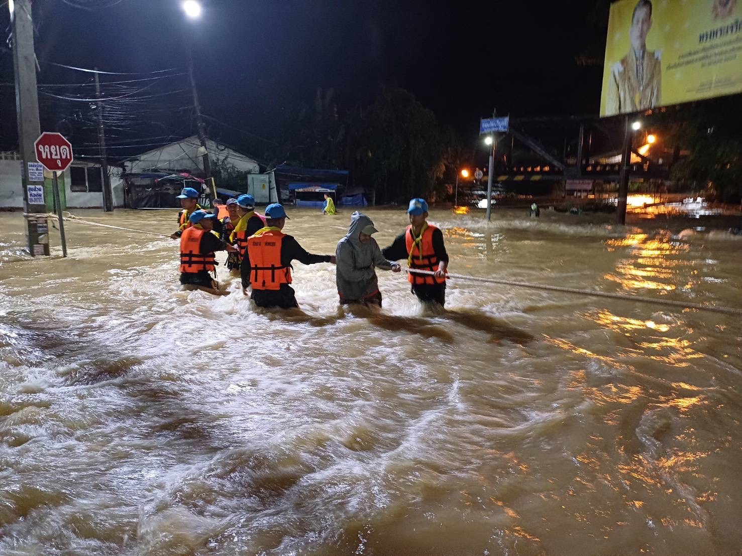 นายกฯสั่งการรมช.กลาโหมลงพื้นที่บริหารจัดการและติดตามช่วยเหลือพี่น้องปชช.ประสบอุทกภัยใต้เร่งด่วน