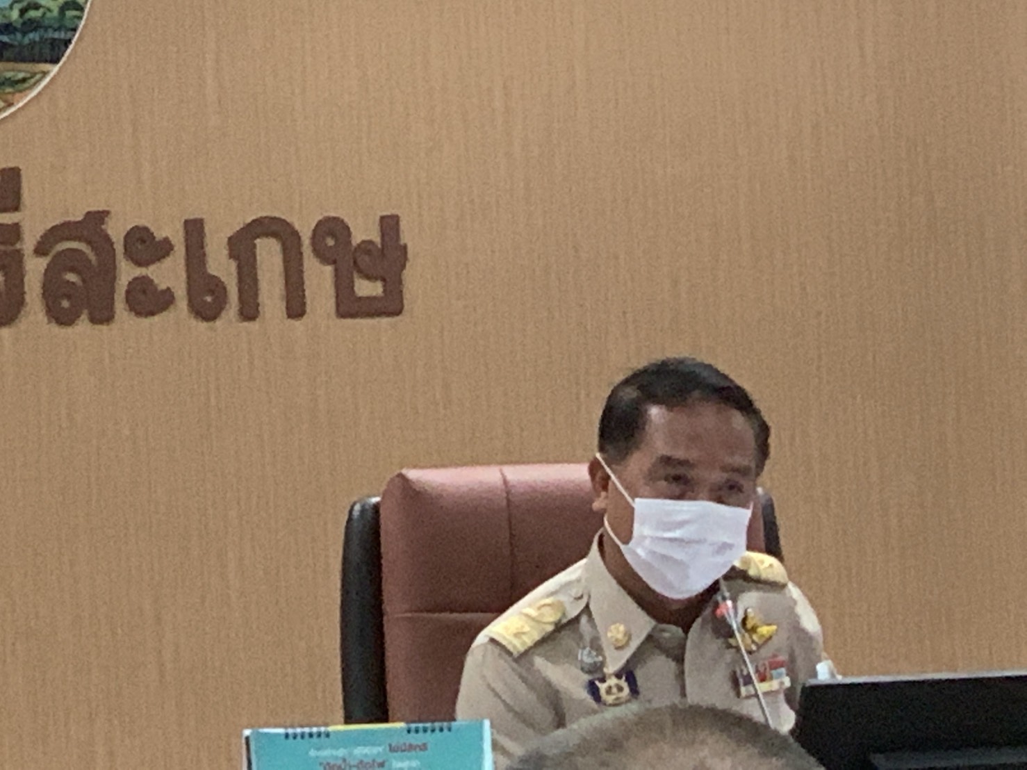 ผวจ.ศรีสะเกษ  สั่งตรวจสถานบริการ และ สนามชนไก่ ให้ปฏิบัติตามมาตรการ ป้องโควิด-19