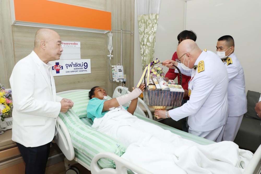 “ในหลวง”ทรงรับผู้บาดเจ็บเหตุสะพานพังถล่ม ไว้เป็นคนไข้ในพระบรมราชานุเคราะห์