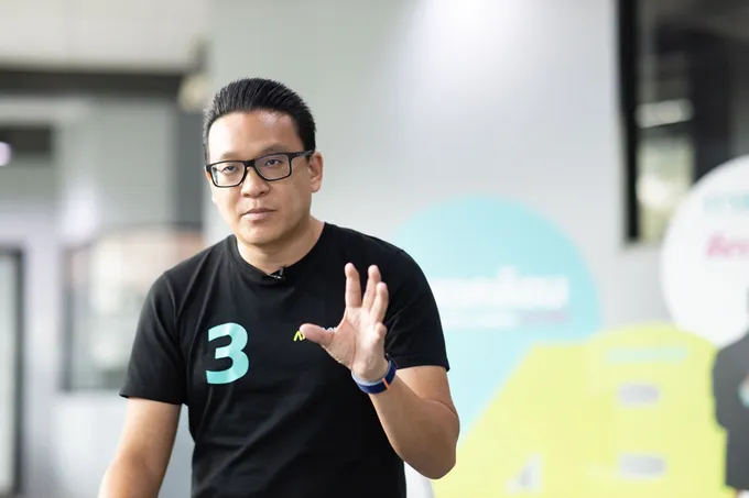 “สกลธี” ฟ้อง 2 พิธีกร “วิโรจน์-ลักขณา” วิจารณ์เกินจริง สร้างความเกลียดชัง กระทบหาเสียง