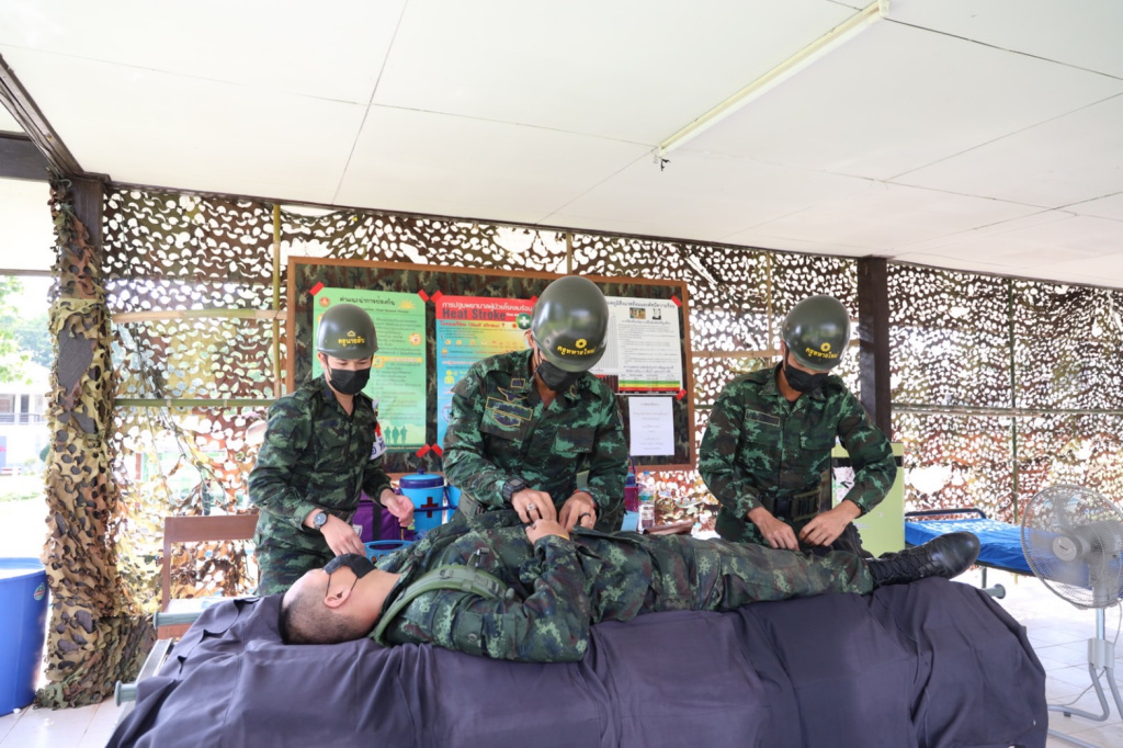 ม.พัน 15 บูรณาการ รพ.ค่ายสุริยพงษ์ ฝึกเตรียมพร้อมดูแล เฝ้าระวัง ป้องกันโรคลมร้อน