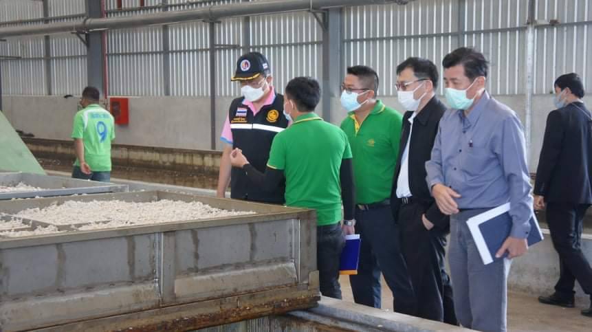 ผู้ตรวจราชการกระทรวงอุตสาหกรรมลงพื้นที่ตรวจบริษัทผลิตยางพาราส่งกลิ่นเหม็นรบกวนปชช.