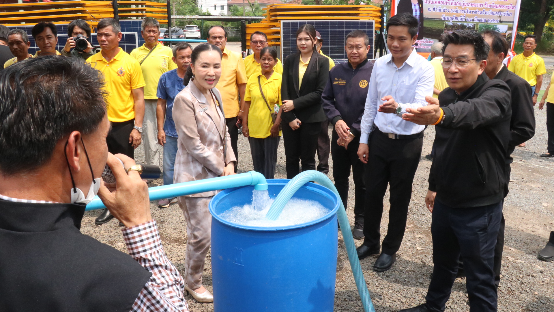 อบจ.โคราชมอบระบบสูบน้ำโซล่าเซลล์มูลค่า 2.1 ล้านบาทช่วยเกษตรกรสู้ภัยแล้ง 