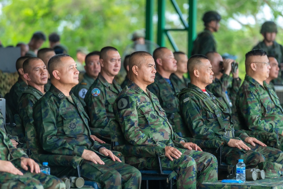 พร้อมรบขั้นสุด! "ผบ.ทร." บุกจันทเขลม คุมฝึกรบ CALFEX 69 เปิดฉากถล่มกระสุนจริง ขู่ศึกชายแดนตะวันออก ยกระดับแผนป้องกันประเทศ