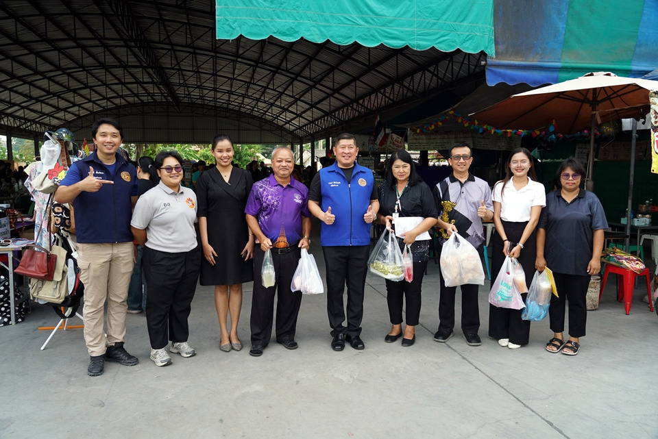 สามพรานเปิดตลาด “ไทยช่วยไทย” นำสินค้ากว่า 3,000 รายการ ลดภาระค่าครองชีพประชาชน