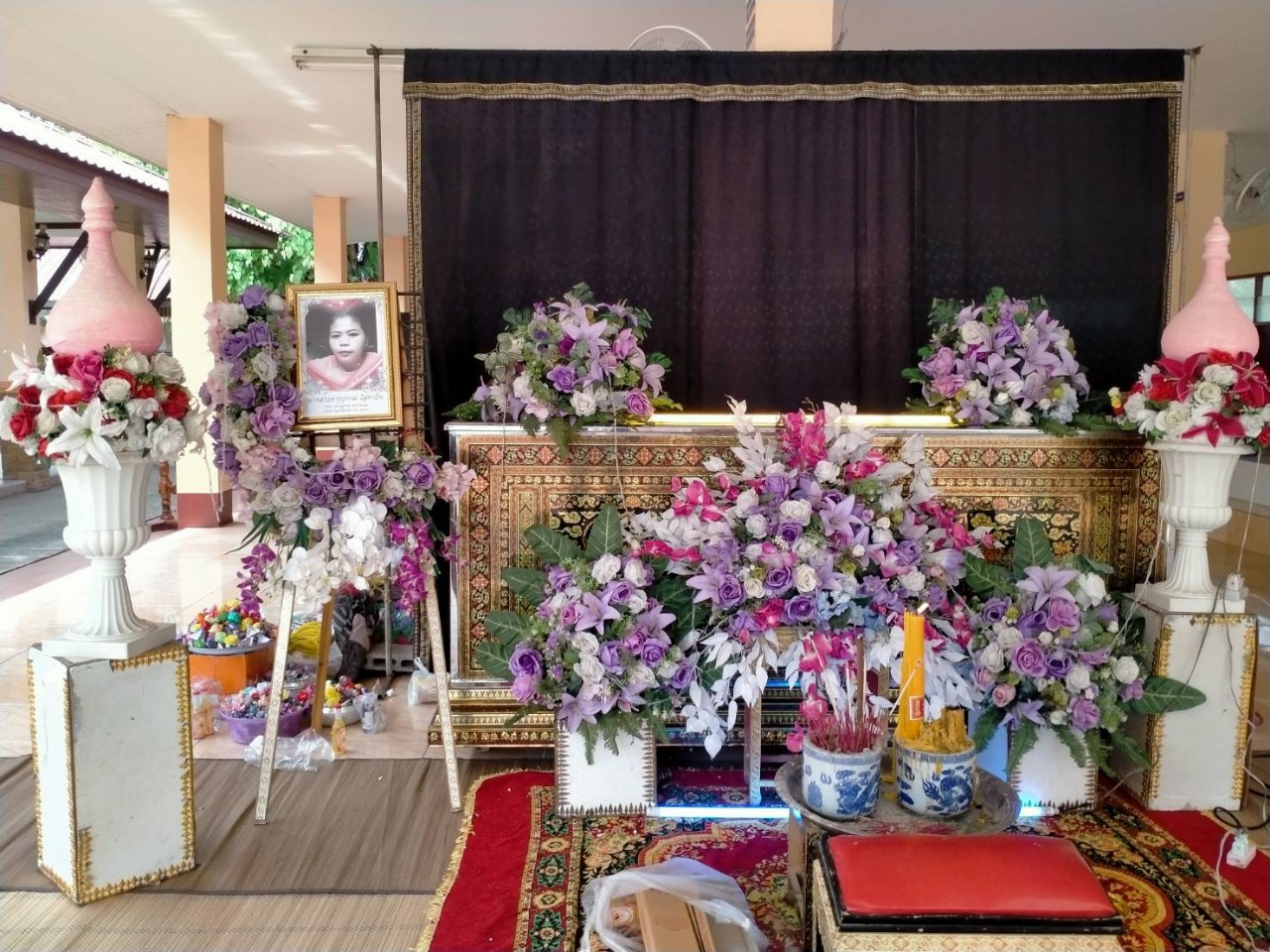 หดหู่ใจ!!! สาวเมืองท่าบ่อที่ถูกสามีชาวลาวฆ่ารวม 3 ศพ ที่ อ.ศรีเชียงใหม่ พบเลิกกับแฟนเก่าที่ขู่ฆ่า แต่ต้องมาจบชีวิตเพราะแฟนใหม่