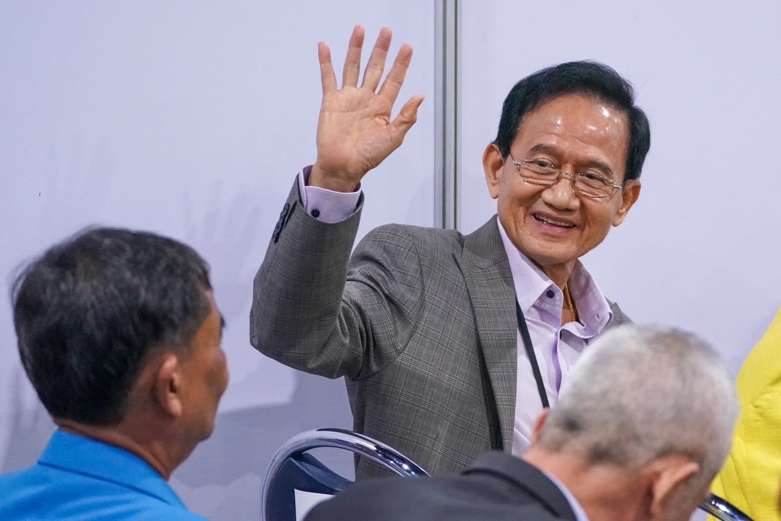  "สมชาย" แห้วอดนั่งสภาสูง เลือกสว.เหนียว กกต.เตรียมแถลงภาพรวมวันนี้  หลังพบหลายใบลงคะแนนไม่ครบ-ไม่ลงคะแนนให้ใคร 