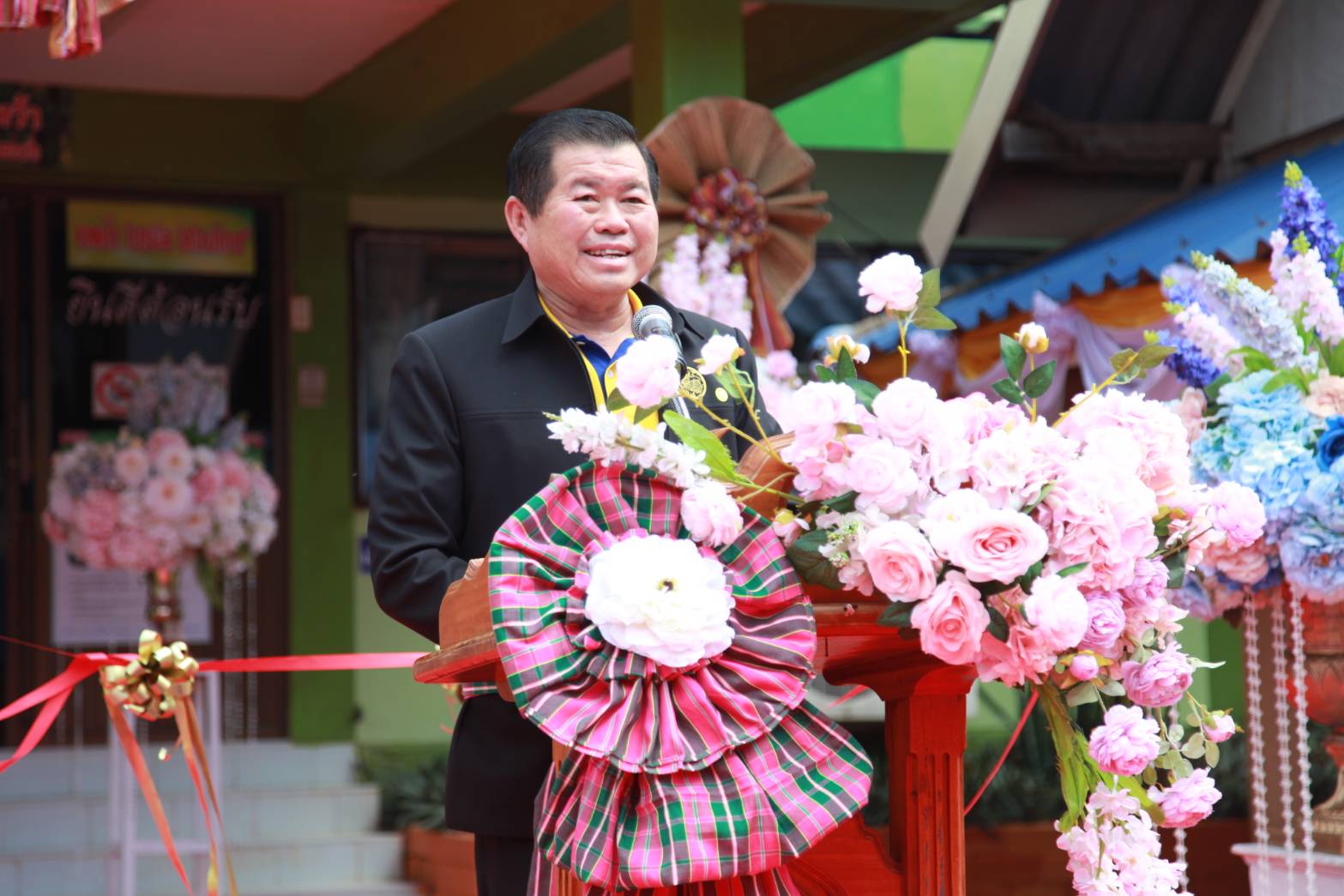 "นิพนธ์" แจกโฉนดที่ดิน จ.นครพนม พบ ชาวบ้านรอคอยกว่า 20 ปี พร้อม อำนวยความสะดวกปชช. เปิดสนง.ที่ดินสาขานาหว้า 