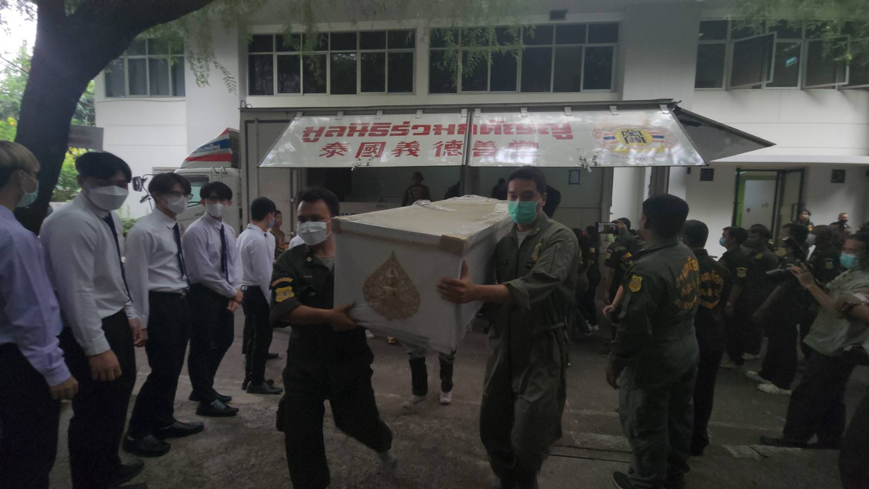 "ร่วมกตัญญู" อนุเคราะห์โลงศพสำหรับบรรจุร่างผู้อุทิศร่างกาย เพื่อการศึกษาปีการศึกษา 65 