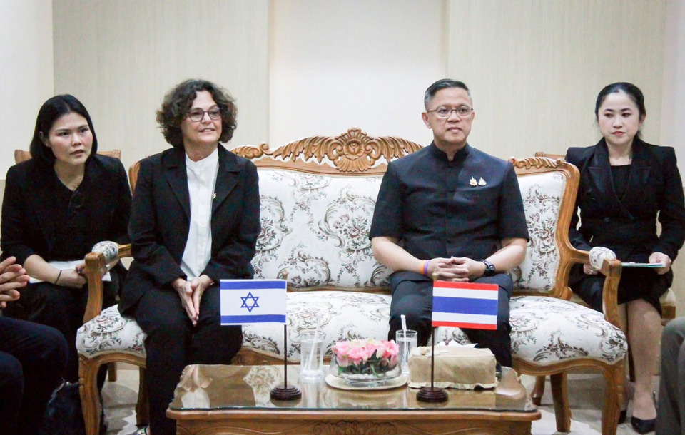 ทูตอิสราเอลพบผู้ว่าฯสุราษฎร์ฯ ยันนทท.รักไทยมั่นใจปลอดภัย จังหวัดย้ำไม่เลือกปฏิบัติดำเนินการเท่าเทียมทุกชาติ 