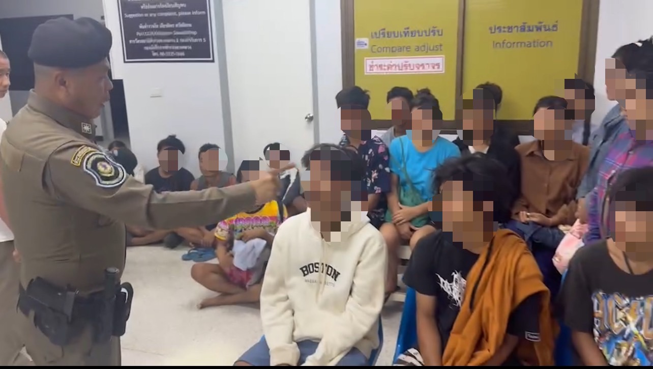  จับกุมแรงงานต่างด้าวหลบหนีเข้าเมืองโดยสารมากับรถบรรทุกพบผู้ต้องหารวม 18 ราย