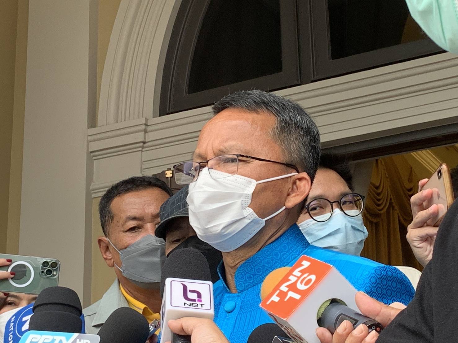 “สมศักดิ์” ย้ำ กลุ่มสามมิตร ยังทำงานการเมืองในนามพปชร. หากกฎหมายลูกเรียบร้อย
