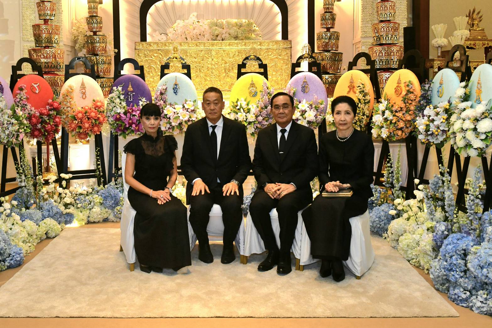 “พล.อ.ประยุทธ์” ร่วมฟังสวดอภิธรรม “คุณแม่ชดช้อย ทวีสิน” ฝาก สส.รทสช.ช่วยงาน“นายกเศรษฐา”ให้ดี