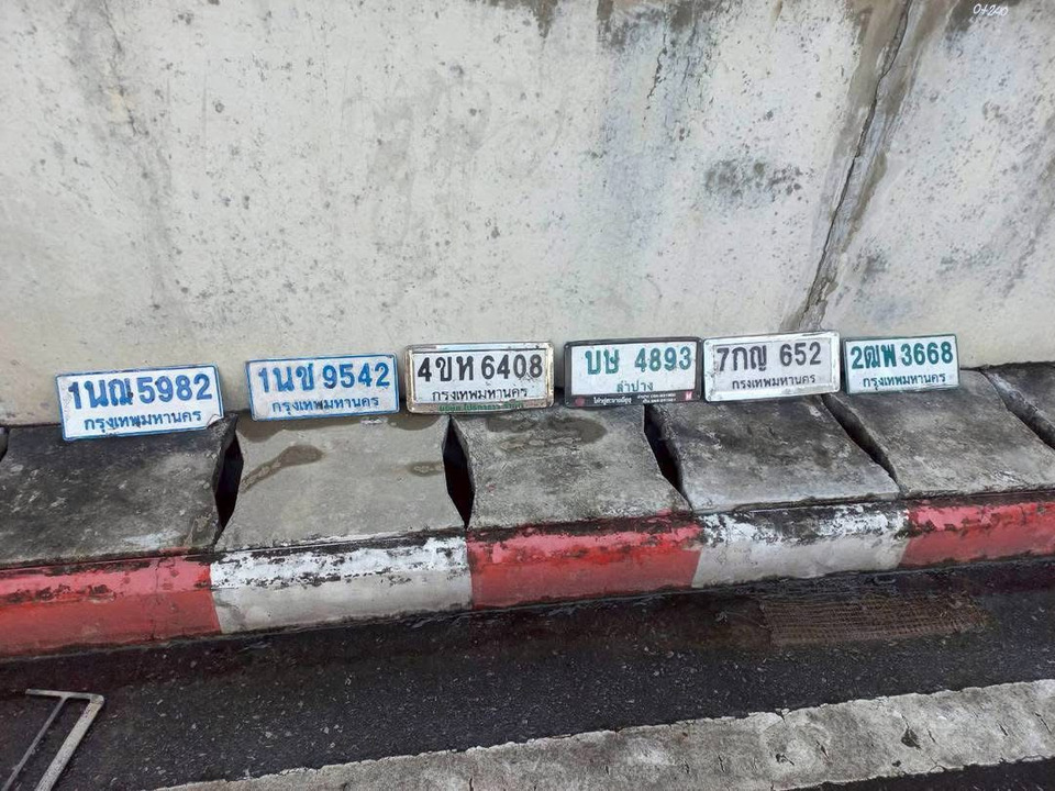 อุโมงค์บางซื่อ เปิดการจราจรตามปกติ หลังน้ำท่วมสูง พบป้ายทะเบียนหลุด 23 แผ่น แจ้งรับคืนได้ที่สำนักงานเขต