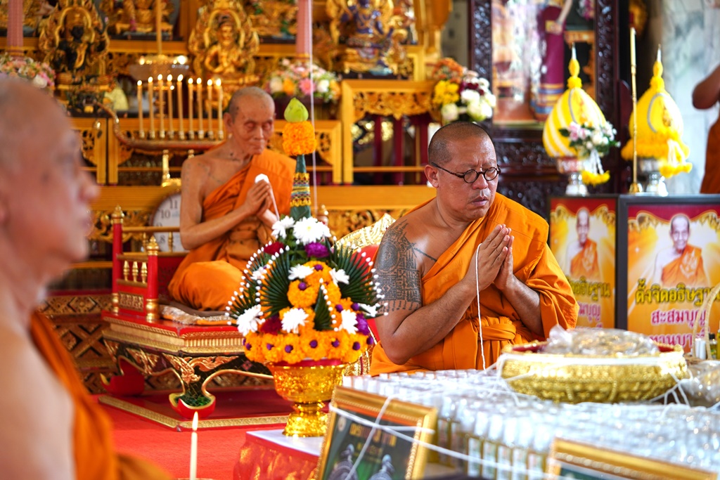 ส่องเลขอ่างน้ำมนต์!! "หลวงพี่น้ำฝน" จัดพิธีมังคลา-เทวาภิเษกเหรียญบาทพญาครุฑ ปี 17