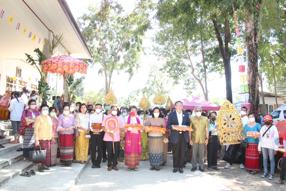 ร่วมทำบุญกฐิน พร้อมมอบทุนการศึกษา-หน้ากากอนามัย ณ วัดสามชุก