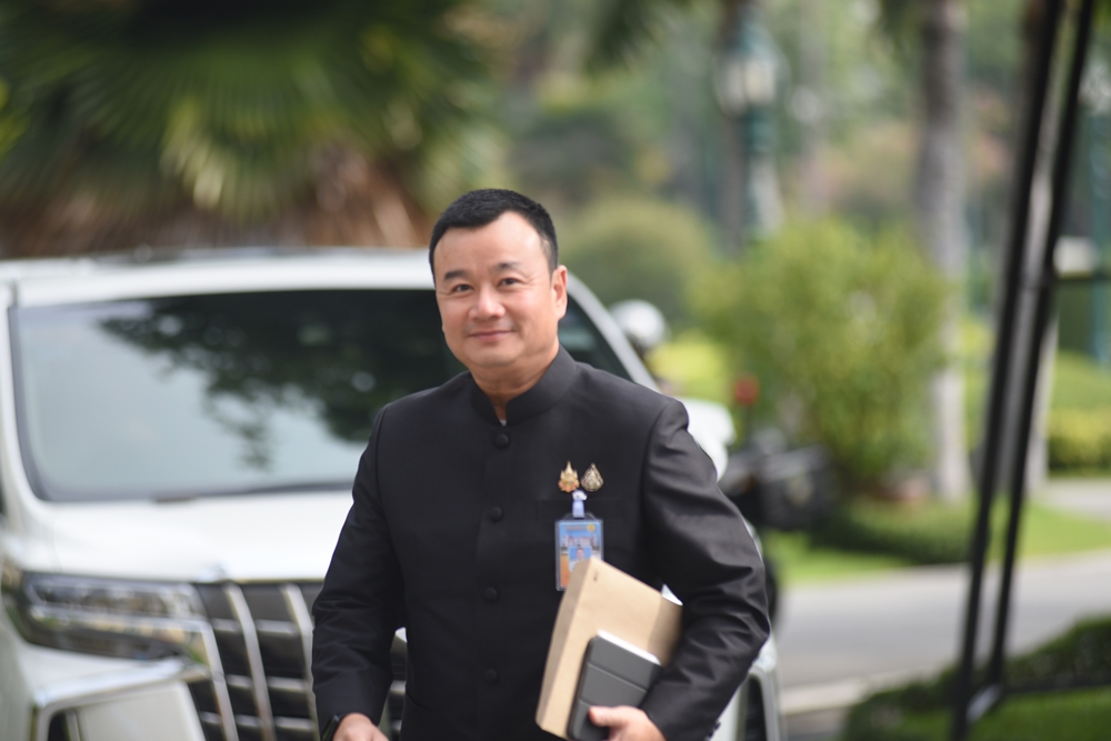 "สรวงศ์" เผยสัปดาห์หน้าเตรียมชงครม.เยียวยาผู้ประกอบการท่องเที่ยวที่ถูกน้ำท่วม ปล่อยกู้ซอฟต์โลน