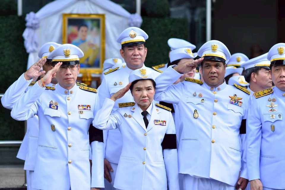 อว.ส่งเสด็จขบวนเชิญพระศพ “พระองค์ภาฯ” ข้าราชการหลั่งน้ำตาอาลัย ย้อนพระเมตตาช่วยผู้ด้อยโอกาสทั่วประเทศ