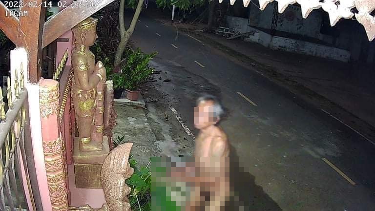  ตร.รวบลุงเพี้ยนทุบทำลายทรัพย์สิน คุมตัวส่งแผนกจิตเวชที่โรงพยาบาลสุรินทร์ 