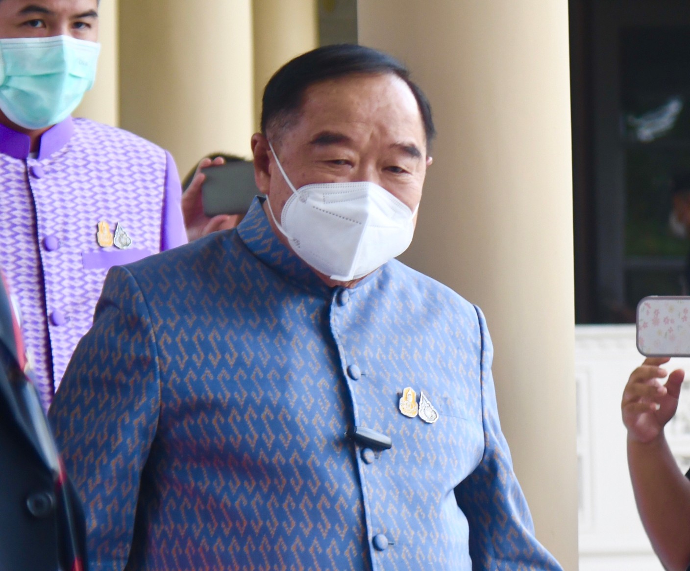 "บิ๊กป้อม" ควง "บิ๊กป๊อก"  ร่วมงานปิดหลักสูตรวปอ. "บิ๊กตู่" แจ้งไม่มา