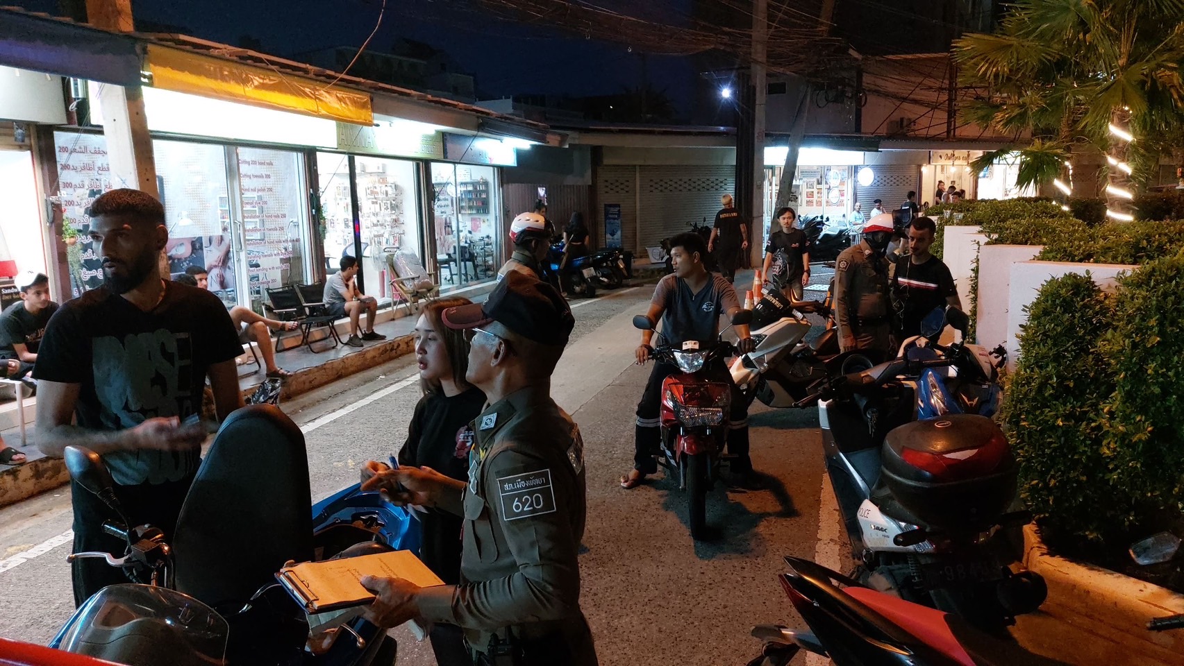 ตร.พัทยาตรวจเข้มปรามคูเวตขี่จยย.ป่วนประชาสัมพันธ์ผู้ประกอบการปล่อยรถเช่าเน้นถูกกฎหมาย