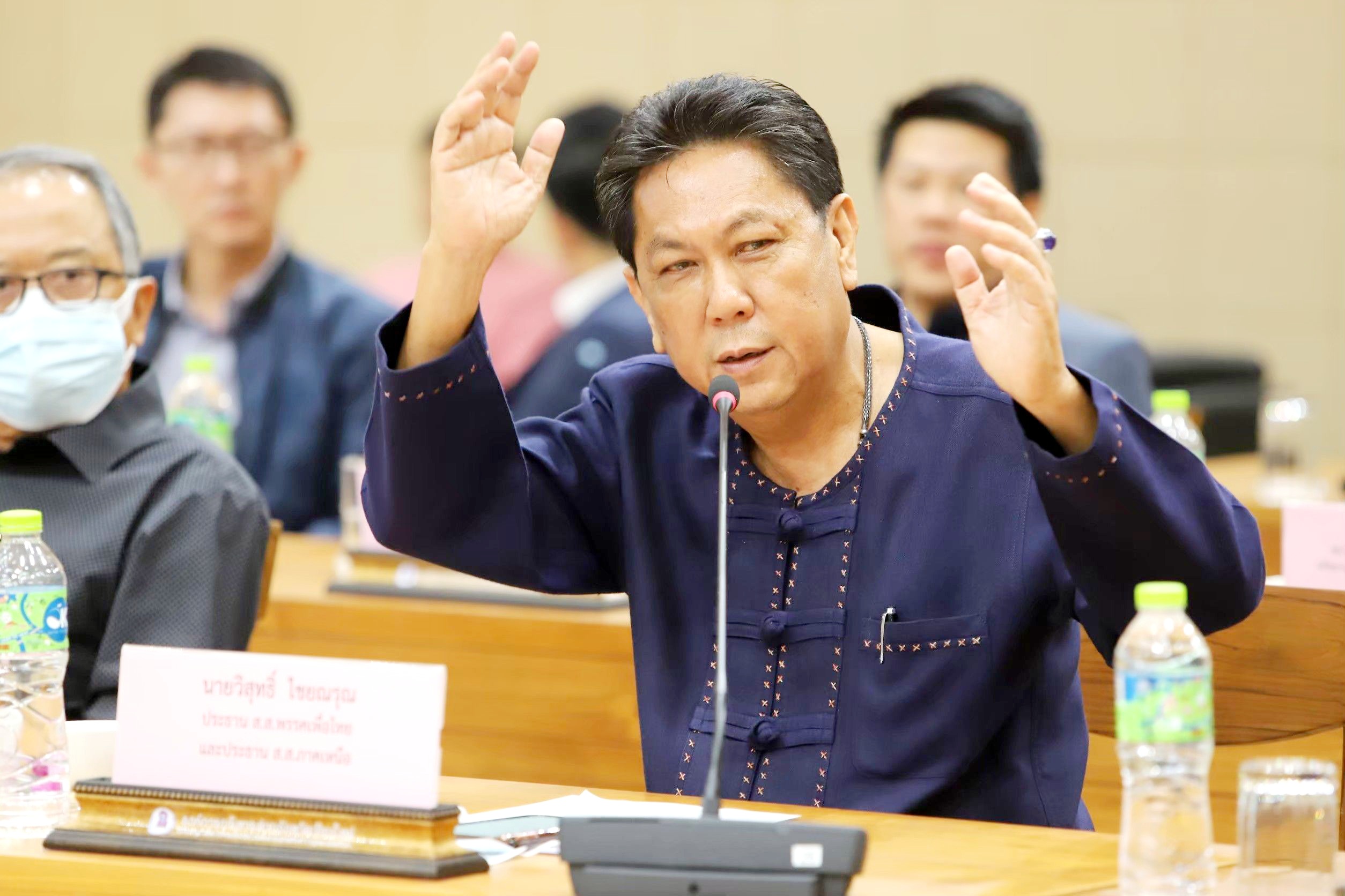 "วิสุทธิ์" โวยรัฐอืดแก้ลัมปีสกินลอยแพเกษตรกร แนะปศุสัตว์เร่งประสานมหาวิทยาลัยเปิดรับอาสาสมัครฉีดวัคซีน 